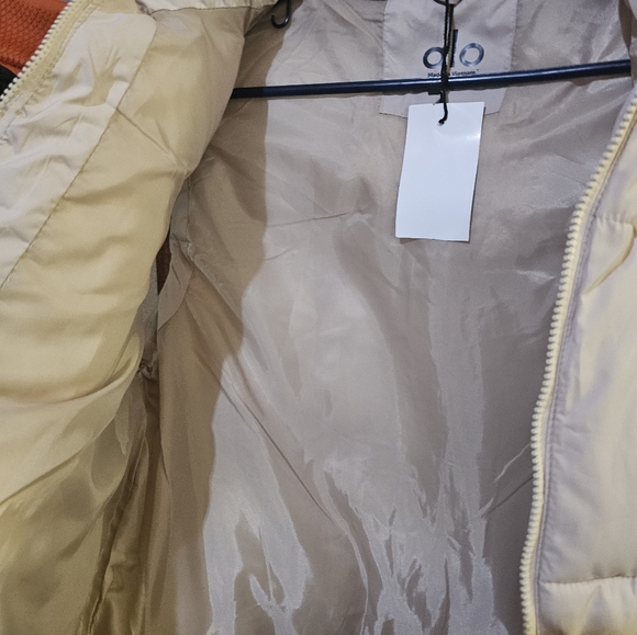 ALO Yoga Cream Puffer Vest - Picture 5 of 5